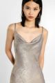 Imagem de Sleeveless solid-colour metallic-effect midi dress